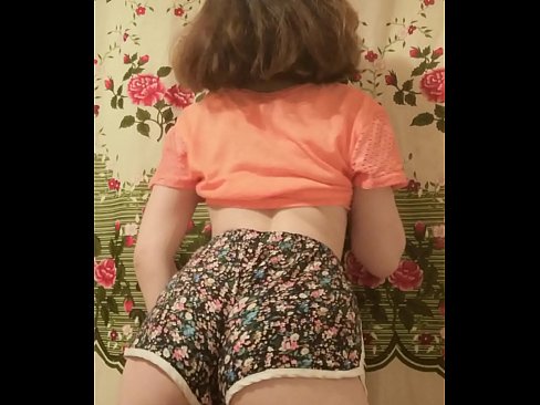 ❤️ Jeune fille sexy se déshabillant devant la caméra. Porno russe at us fr.bassaniluigi.ru ❌