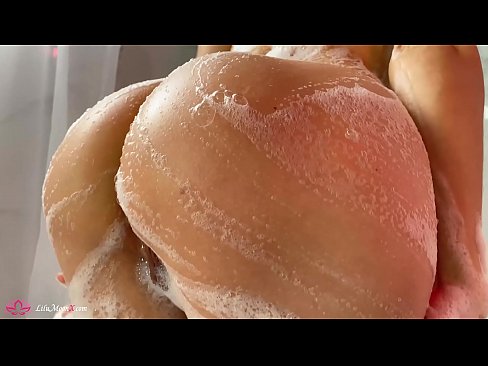 ❤️ Une brune masturbe sa chatte avec un vibrateur jusqu'à un orgasme intense sous la douche. Porno russe at us fr.bassaniluigi.ru  ❌